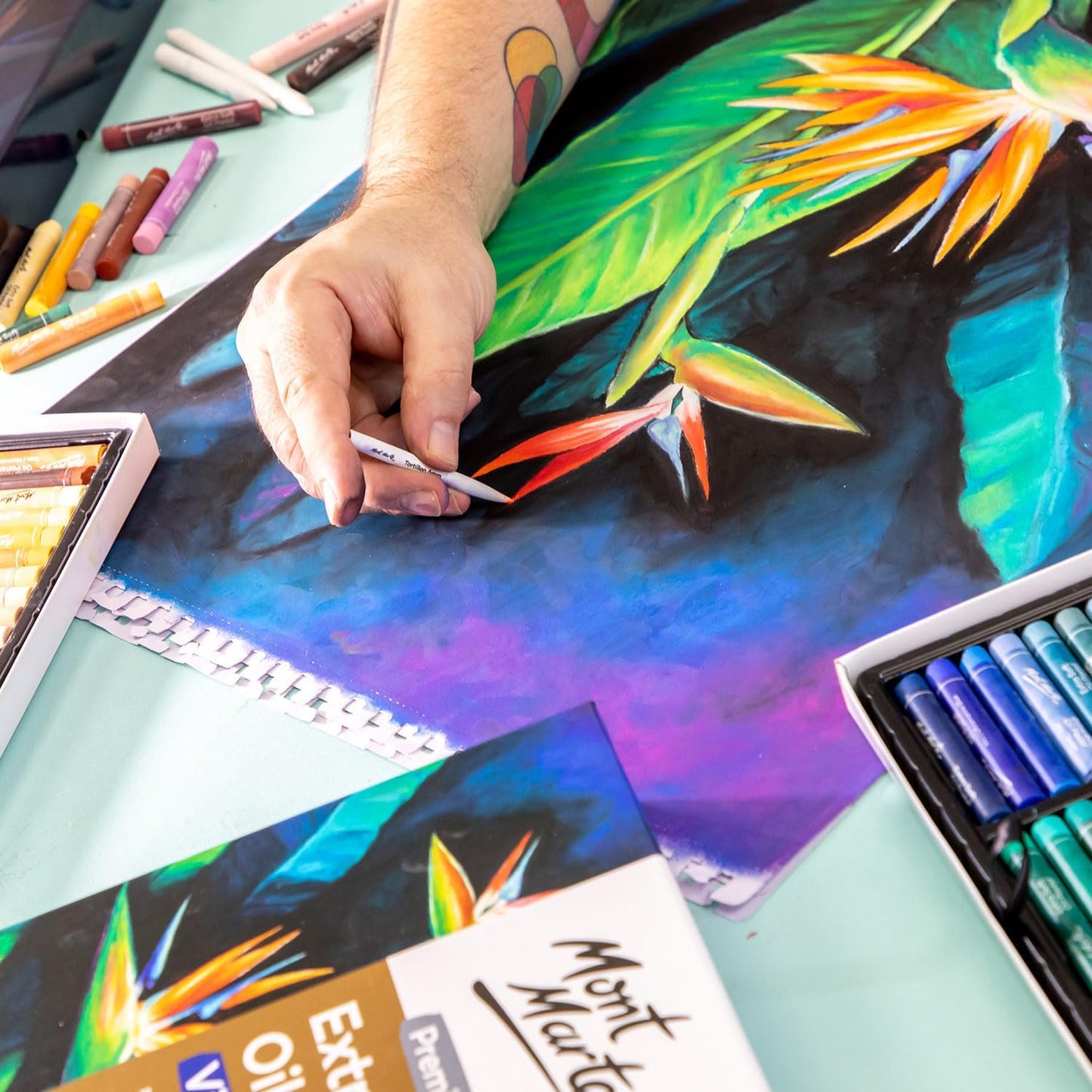 Mont Marte Extra Soft Oil Pastels 39pc, Assorted Bright Colors, Vibrant and Buttery, Versatile Art Pastels for Blending, Layering & Shading, Ideal for Art, Craft, Coloring and Sketching