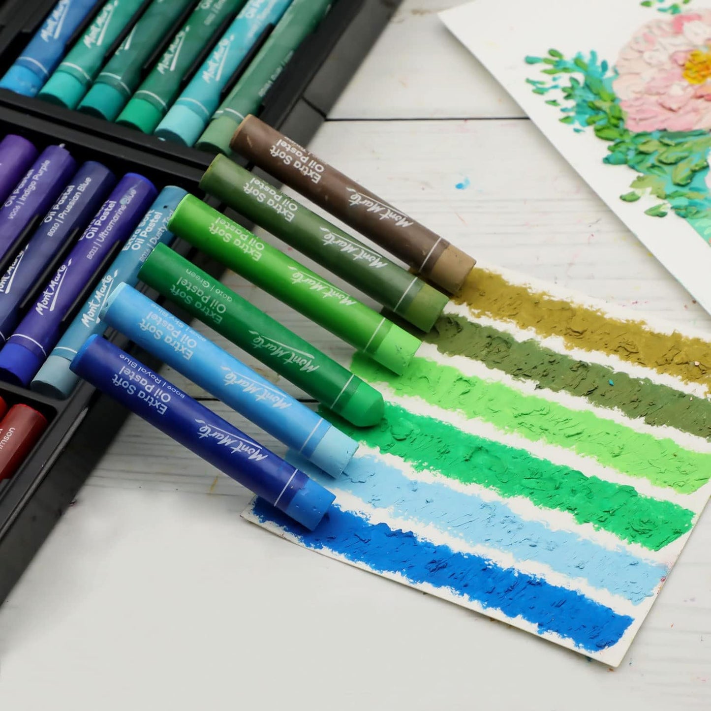 Mont Marte Extra Soft Oil Pastels 52pc, Assorted Bright Colors, Vibrant and Buttery, Versatile Art Pastels for Blending, Layering & Shading, Ideal for Art, Craft, Coloring and Sketching