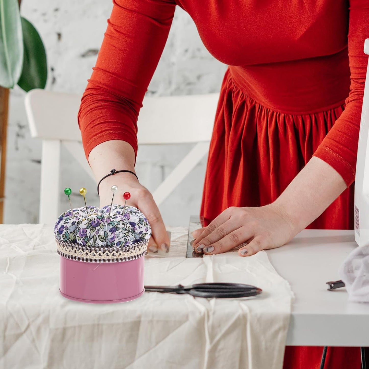 Pin Cushions Head Pin Holder Sewing Pin Storage Box for DIY Craft Hand Sewing Supplies 3.14X3.14X2.87Inch