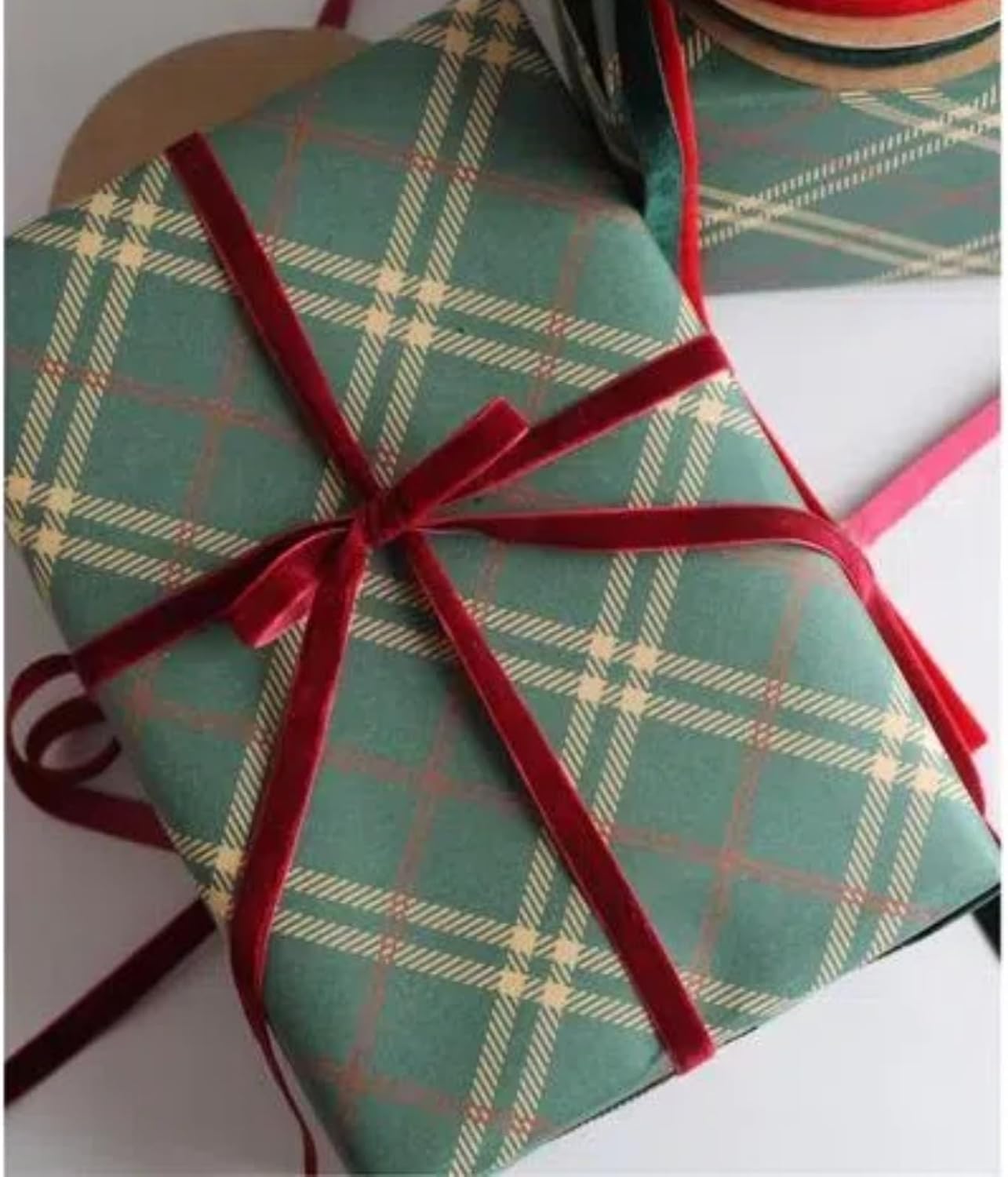 15 Yards Velvet Ribbon 3/8 Inch Single Face Red Velvet Ribbon Spool Prefect for Holiday Wedding, Ribbons for Gift Wrapping, Christmas Tree Ornaments Wreath Hair Bows, Ribbons for Crafts