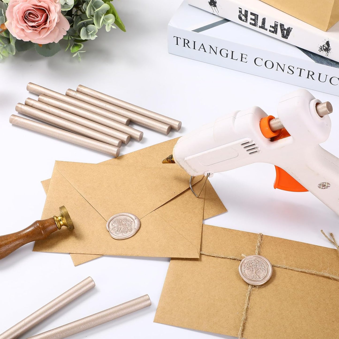 Nuanchu 15 Pcs Glue Gun Sealing Wax Sticks Retro Vintage Wax Sticks for Seal Stamp and Letter for Wedding Invitations Card Envelope Christmas Holiday Gift Ideas(Champagne)