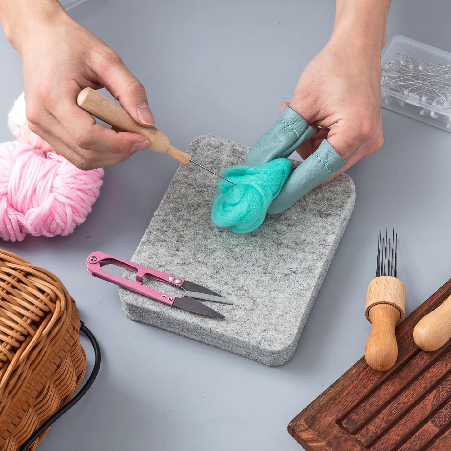 Amylove 2 Pcs Needle Felting Pad Needled Felting Mat Wool Supplies Thick Firm Base Woolen Block for Beginners Crochet Knitting Projects Kit Tool, Gray (5 x 6 x 1 Inch)