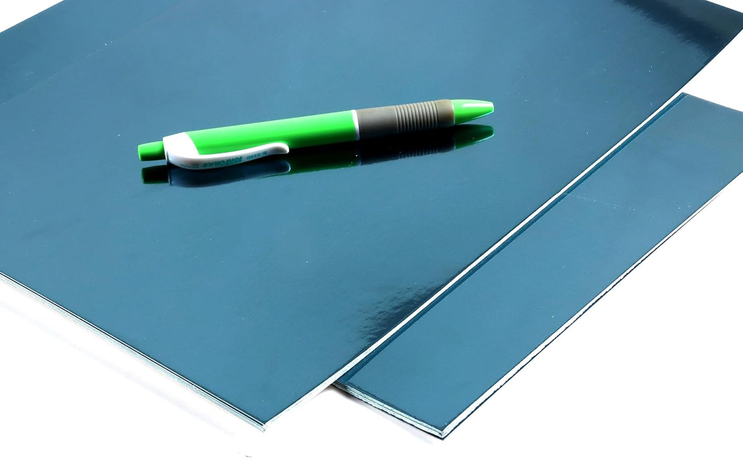 TGXRZX Metallic Lake blue Cardstock Paper,Size 8 "x 11" (250gsm), 15PCS, Mirror Finish Gold Foil Board for Crafting, Invitations, and Decorations,Die Cut and Plotter,Card Making (Lake blue)