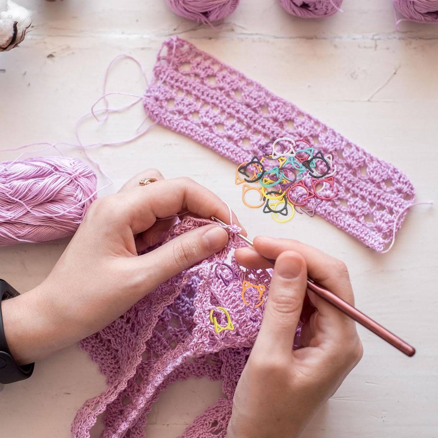 uxcell 50pcs Stitch Markers, Spiral Stitch Markers Crochet Needle Clip Counter Knit Ring Crochet Locking Sewing Accessories for DIY Handcraft Knitting and Crocheting, Lake Blue