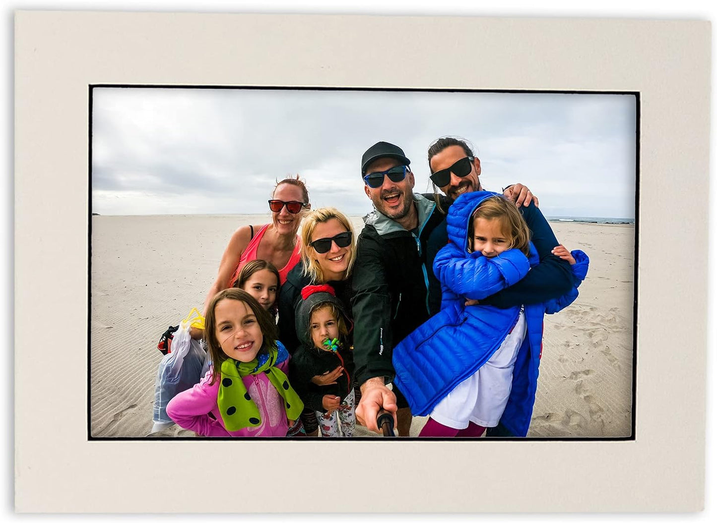 Pack of 25 Acid Free 8.5x11 Mats Bevel Cut for 7x9 Photos - White with Black Core Precut Matboards With Backing Boards and Clear Photo Mat Bags For Pictures, Photos, Framing - 4-ply Thickness