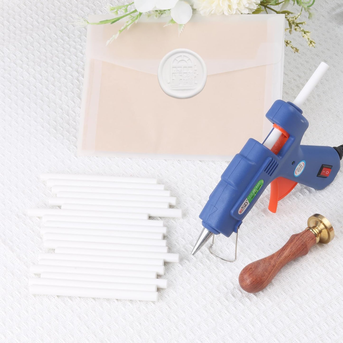White Sealing Wax Sticks, WASOHLING 20Pcs Glue Gun Wax Seal Sticks for Wax Seal Stamp, White Wax Seals for Christmas Wedding Invitation Envelope Letter Seals, Craft Adhesive (Mini Size)