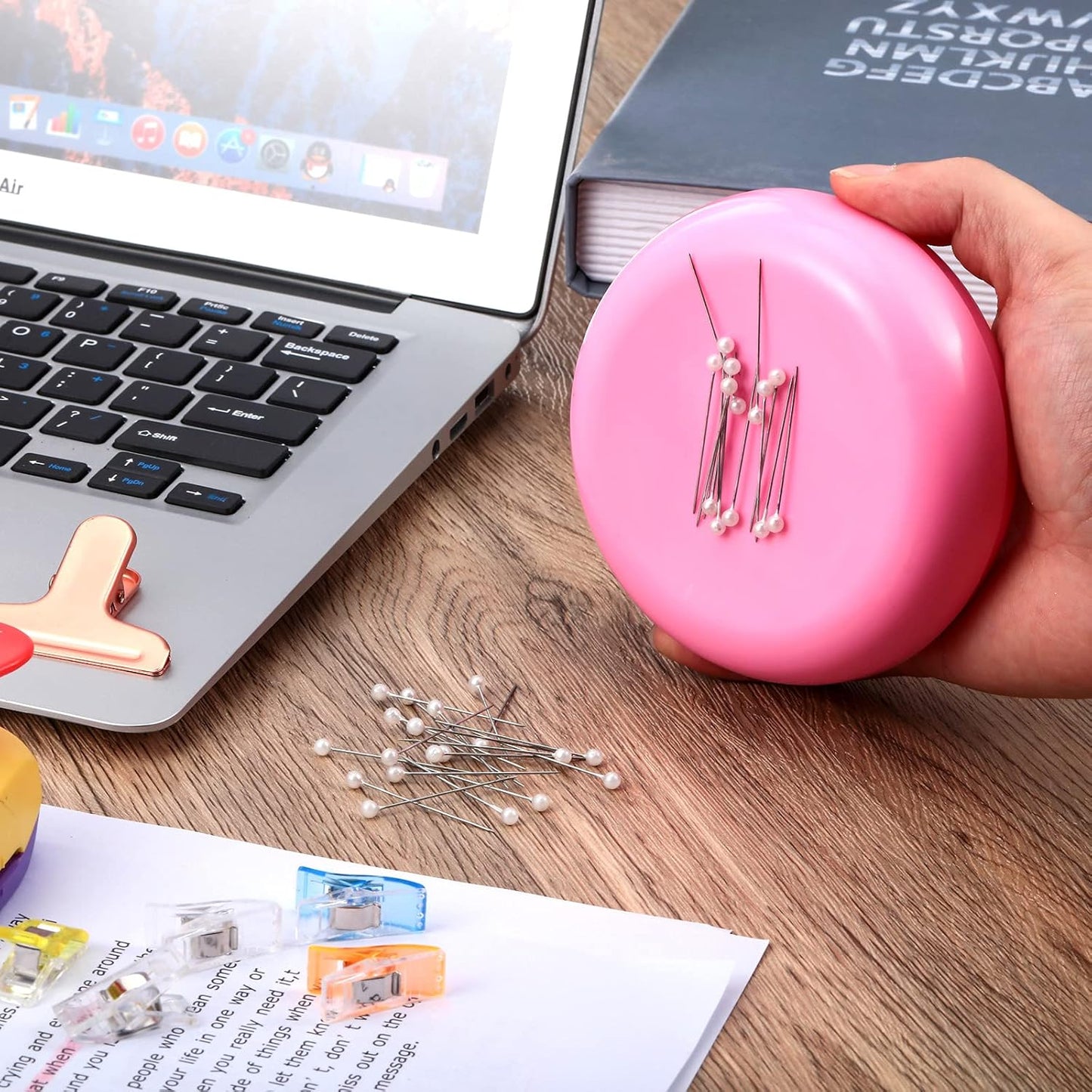 Waydress 2 Pieces Magnetic Pin Holder Sewing Pincushion Round Paper Clip Holder Magnetic Cushion Sewing Pin Push Hairclip Storage Case Needle Cushion for Sewing DIY Project(Blue, Pink)