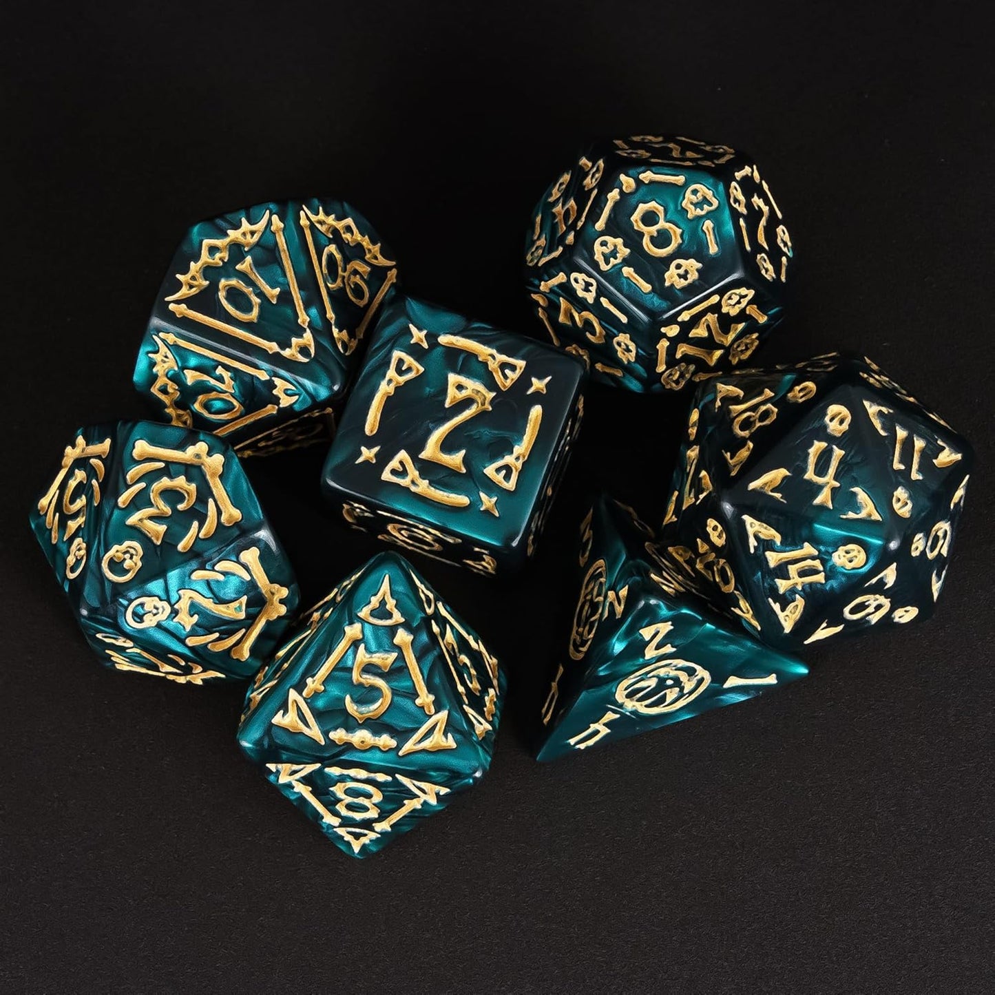 7-Die DND Dice Set Halloween Pattern Polyhedral Die Set with Leather Bag, Skull Dice D&D Die for RPG Table Games (Halloween Pattern-Green)