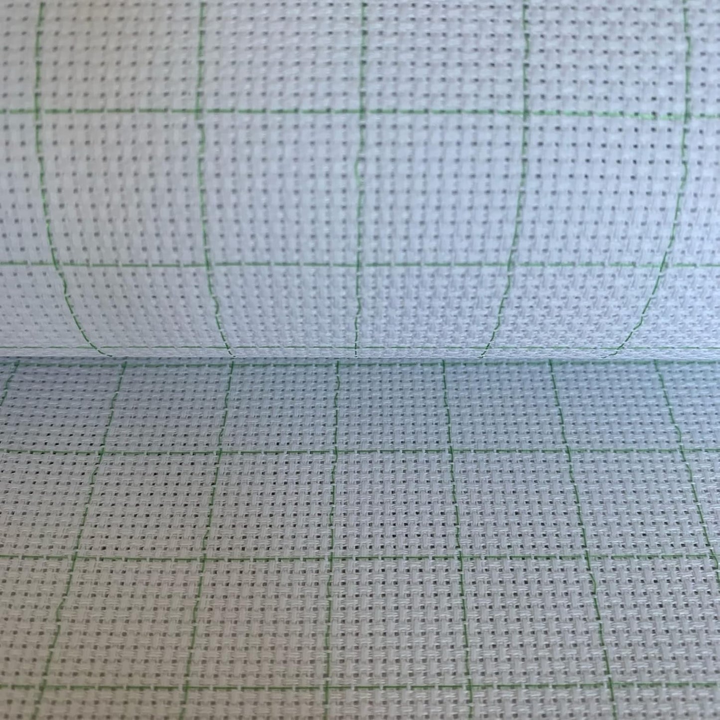 14CT Easy Count Thread Grid Aida Cloth Embroidery Cross Stitch Fabric, Green Grid, W29 x L39