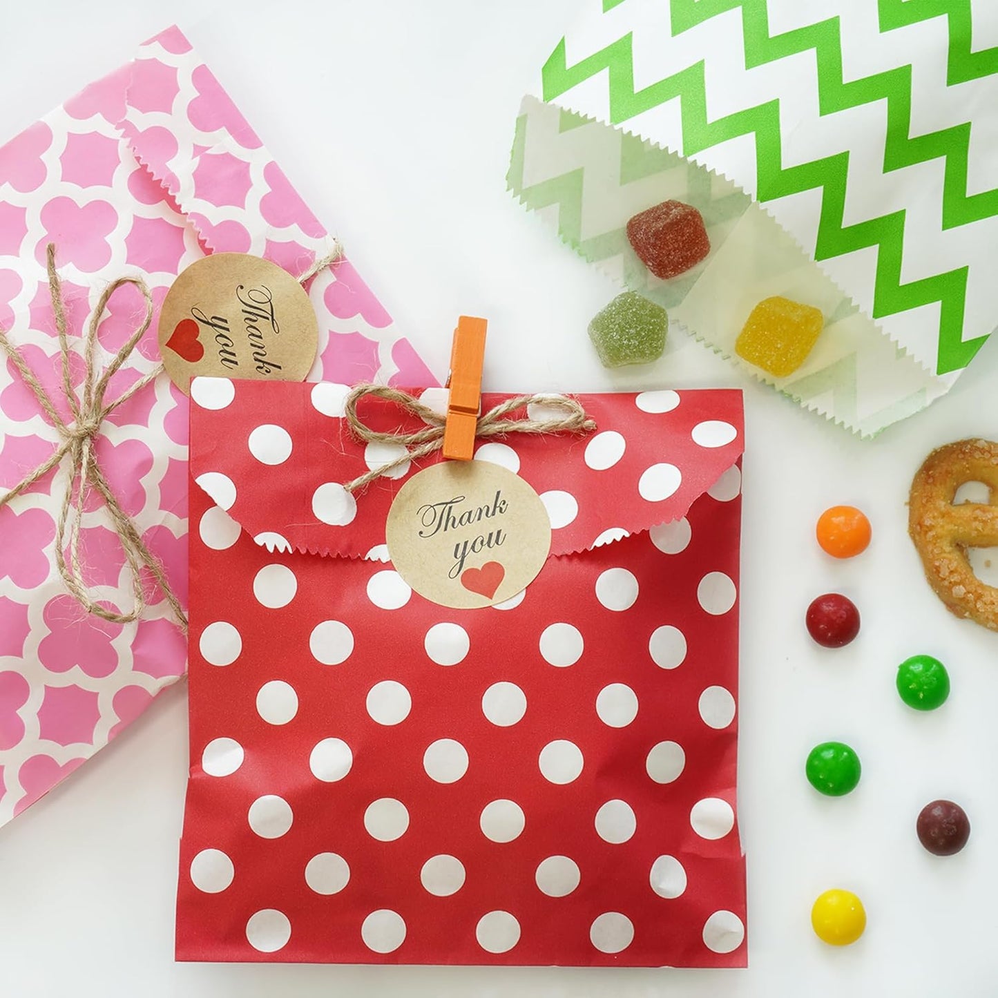 KEYYOOMY 100 Pcs Red and Black Candy Buffet Bags Small Cookie Bag Polka Dot Paper Treat Bag for Wedding Birthday Party (5 inch x 7 inch)