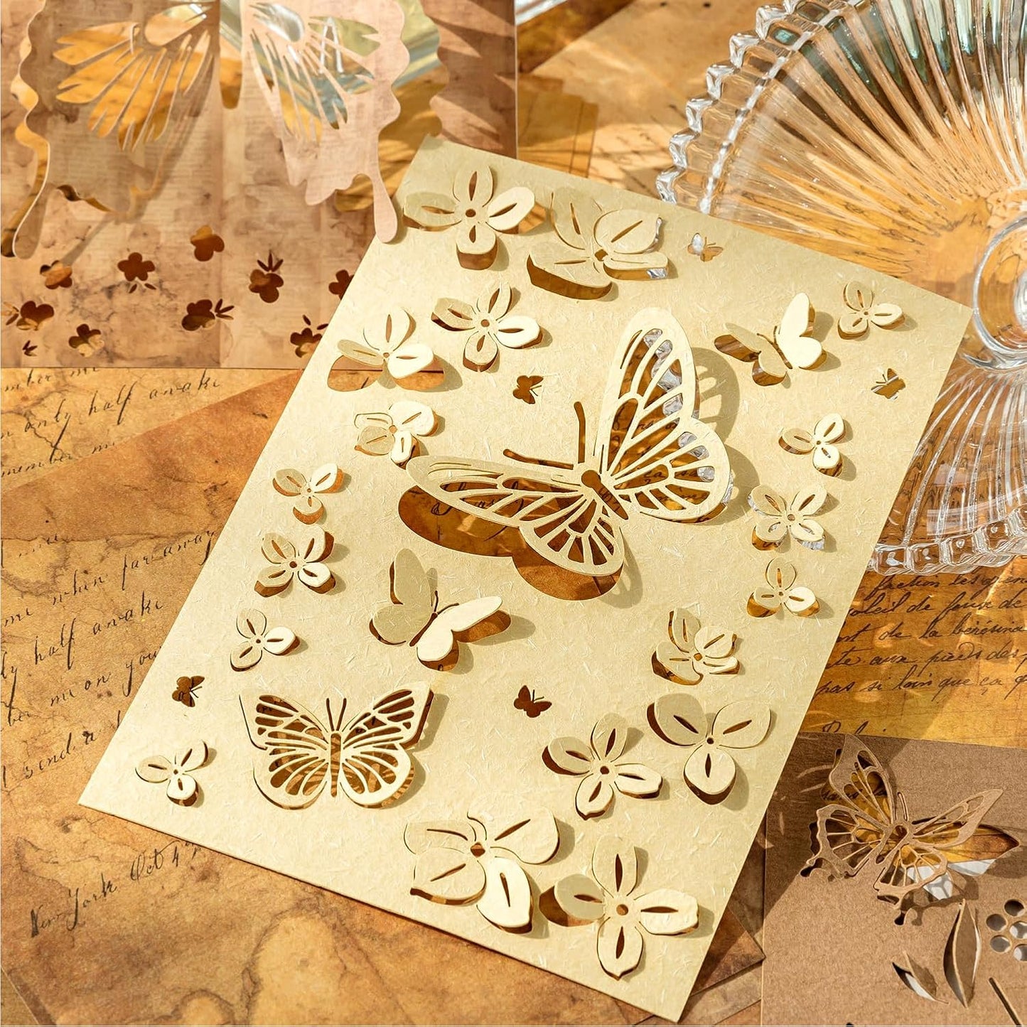 Vintage Butterfly-Themed Scrapbook Paper Set, 144 PCS Including Hollow-Out and Decorative Paper for Junk Journaling, Scrapbooking, DIY Crafts, and Art Supplies