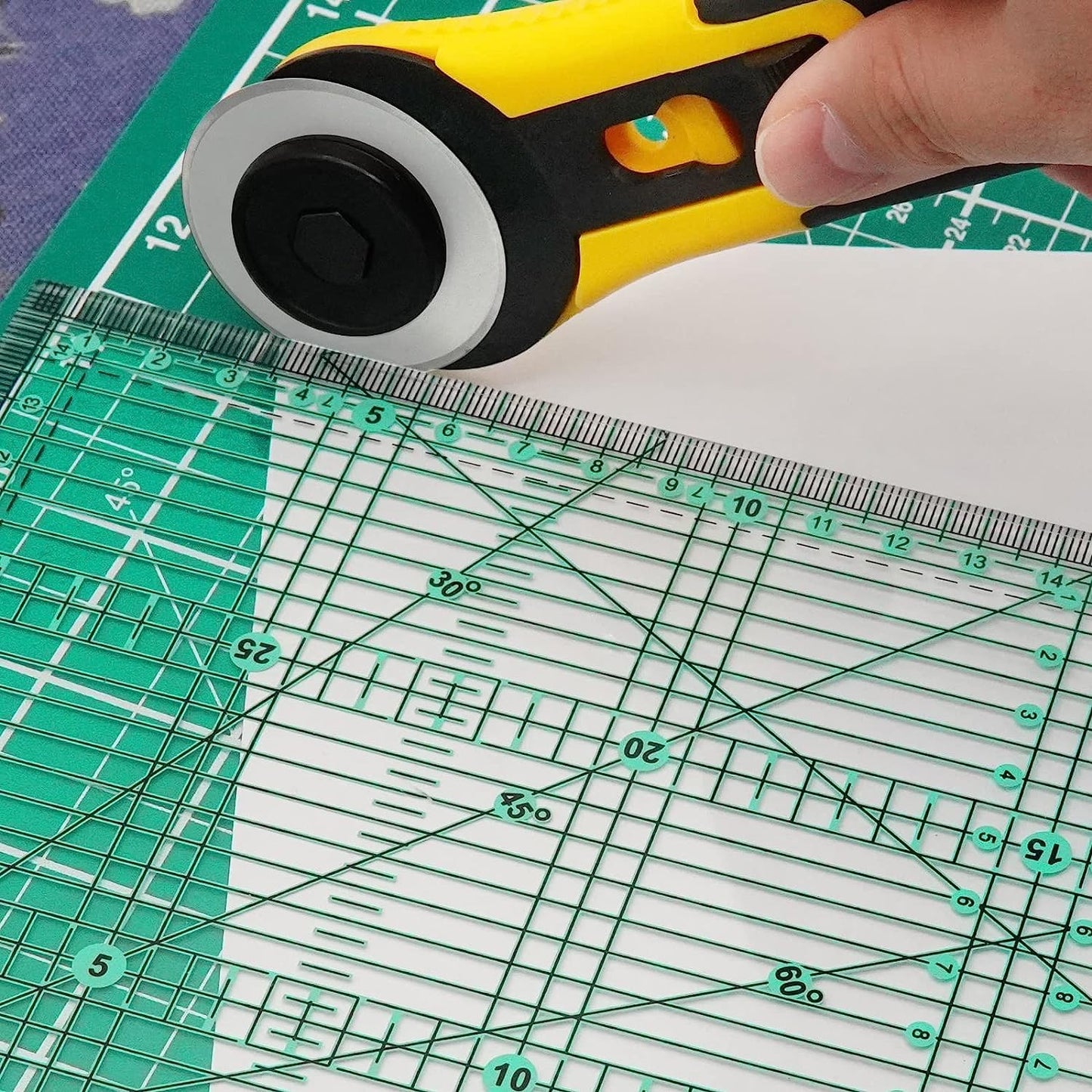 MANUFORE 15 x 30cm Sewing Acrylic Ruler Anti-Slip Metric Ruler DIY Quilting Tools with Clear Printed Lines for Precise Cutting