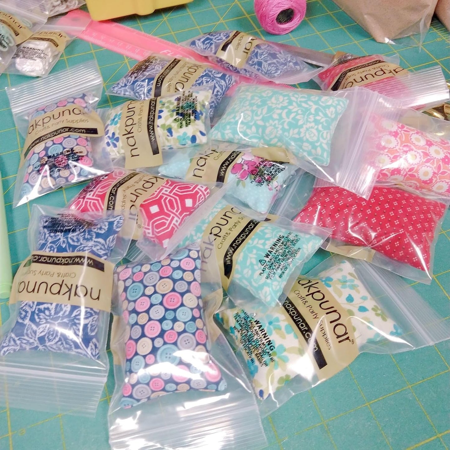 Nakpunar Emery Pincushion - Keep Your Needles Clean and Sharp - Filled with Abrasive Emery Mineral (2"x3", Daisies on Red Polka Dots)