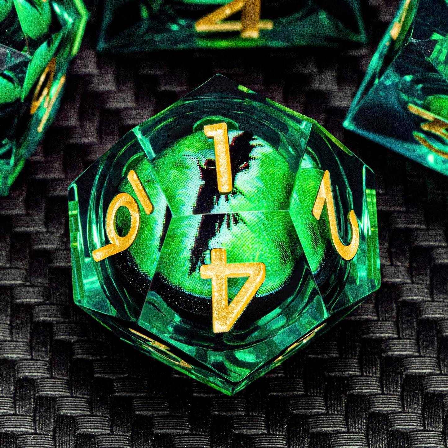 ARUOHHA DND Resin Dice Dragon Eye Dice Liquid Core Green Sharp Edged Dice Set with Gift Box, Dungeons Polyhedral D and D Dice Set Compatible with D&D Role Playing Game D20 D12 D10 D8 D6