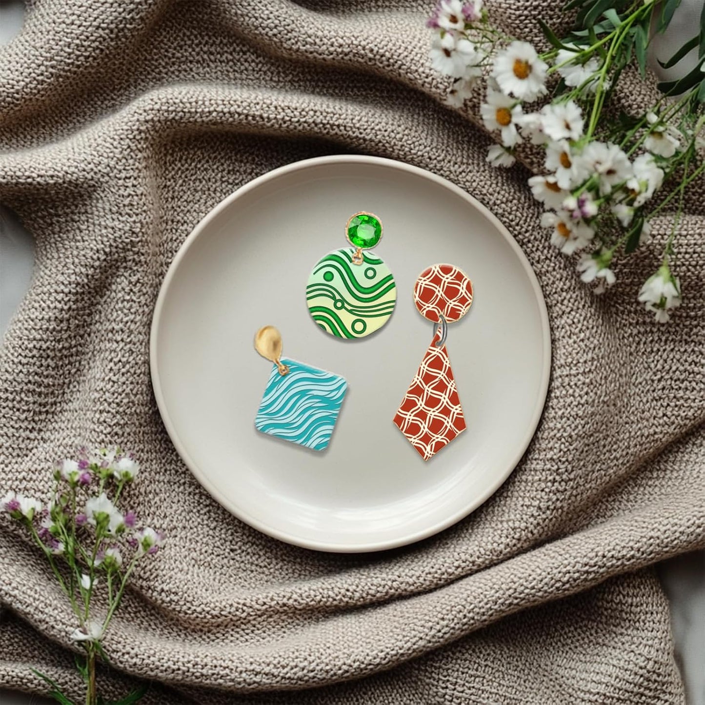 CHGCRAFT 4 Pcs Artistic Wavy Polymer Clay Texture Sheets Wavy Lines Silicone Texture Stamp Seamless Pattern Modeling Pattern Pad Sheets for Jewelry and Earrings Tools, 5.5x5.5 inch