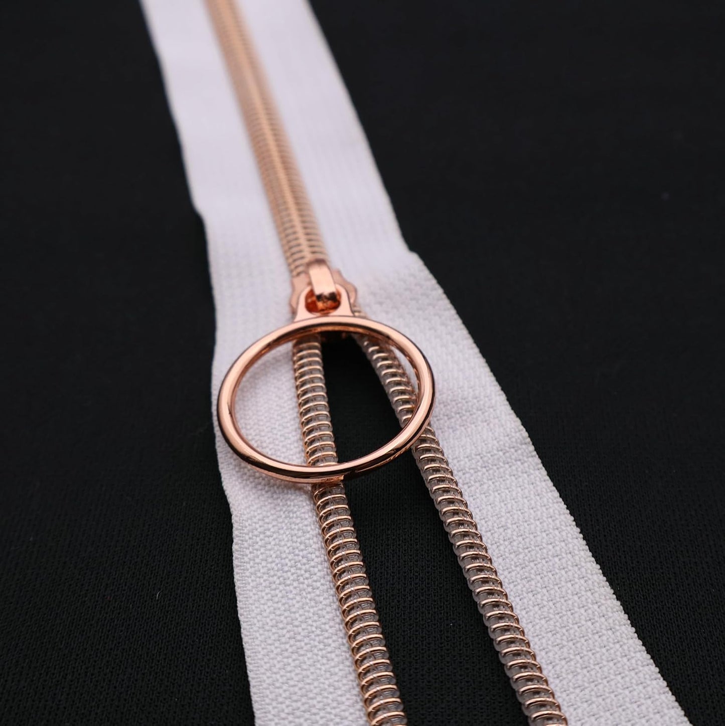 Leekayer #5 Rose Gold Metallic Teeth Nylon Coil Zippers by The Yard Bulk 10 Yards White Zipper Tape with 25pcs Rose Gold Ring Pull Sliders for DIY Sewing Tailor Craft Bag(White)
