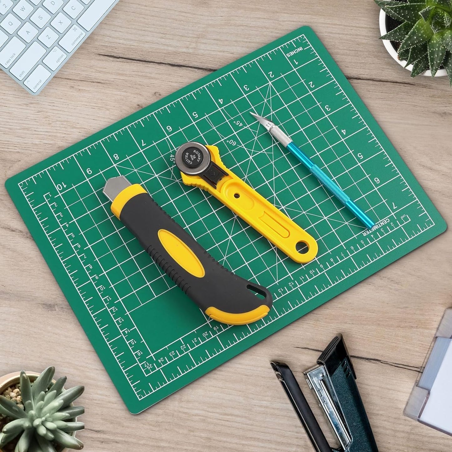 DIYSELF Cutting Mat - 12in18in, Self Healing, Double Sided, A3, Rotating, Ideal for Crafts, Sewing, Quilting