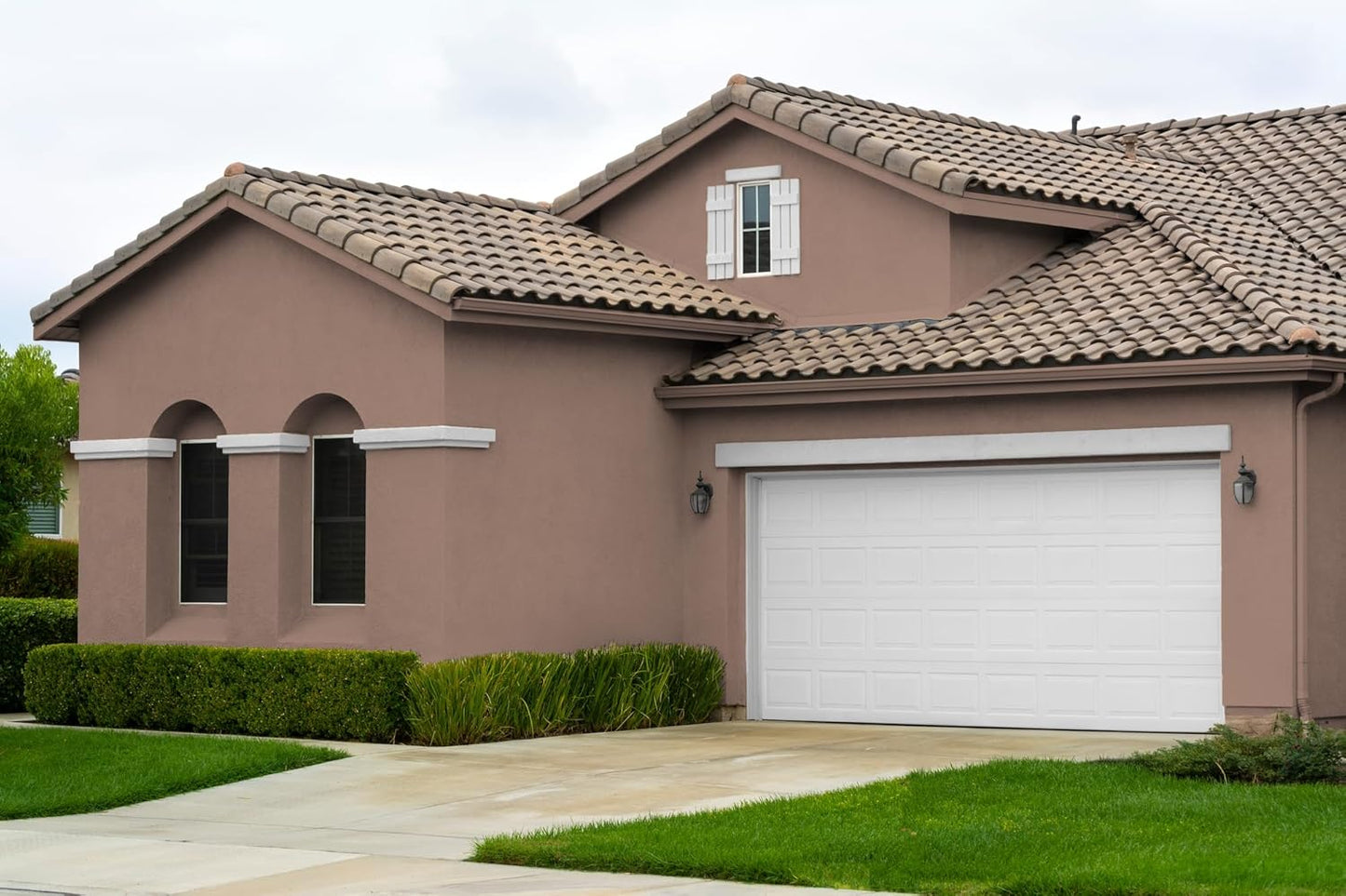 EVOLVE Paint & Primer: Environment-friendly, Low Sheen with One-coat Coverage for Interior & Exterior surfaces (Feather Brown, 5-Gallon)