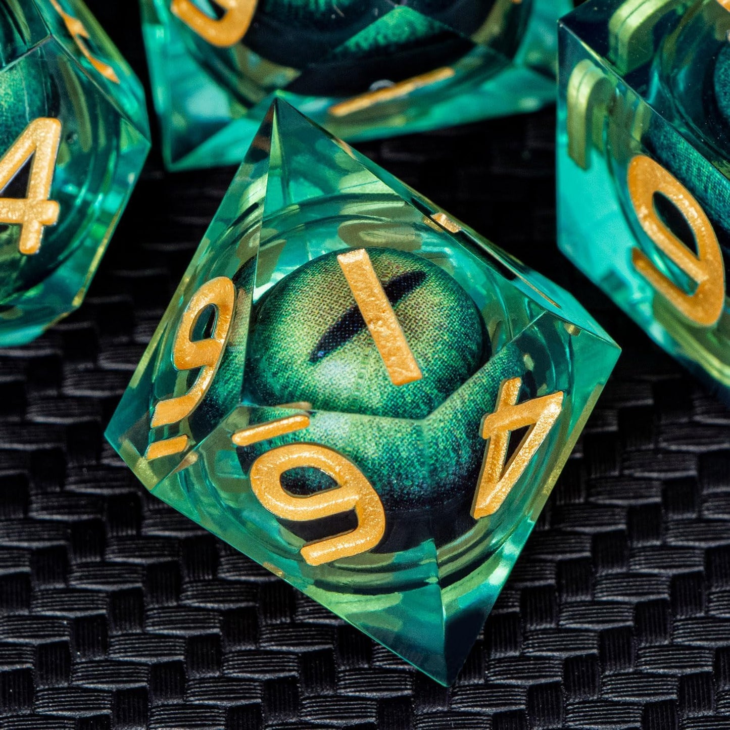 ARUOHHA DND Resin Dice Dragon Eye Liquid Core Polyhedral D and D Dice Set with Gift Box, Green Sharp Edged Dice Role Playing Game D20 D12 D10 D8 D6 D4