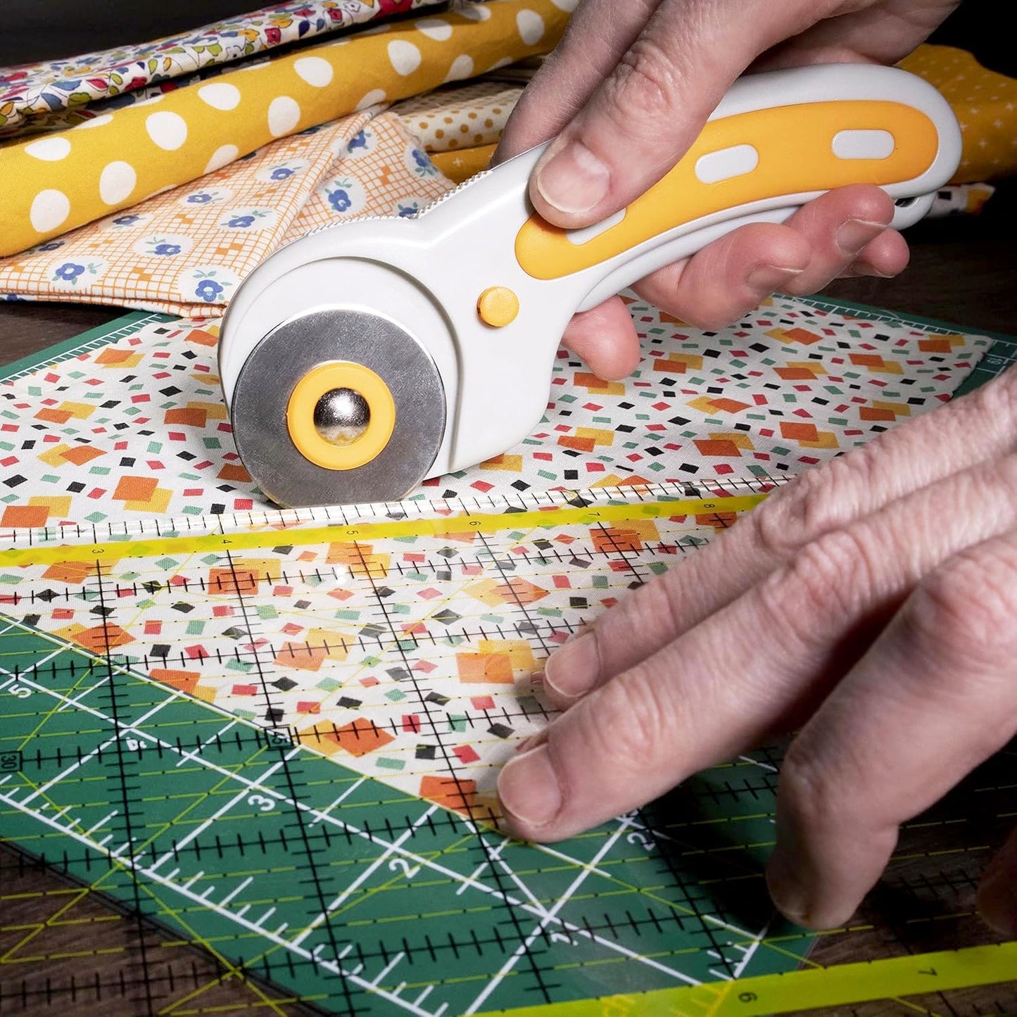 WA Portman Self Healing Cutting Mat & Rotary Cutter for Fabric Set – 24x36 Sewing Cutting Mats for Crafts with 45mm Fabric Cutter Wheel & 5 Rotary Blades – Quilting & Sewing Supplies Kit