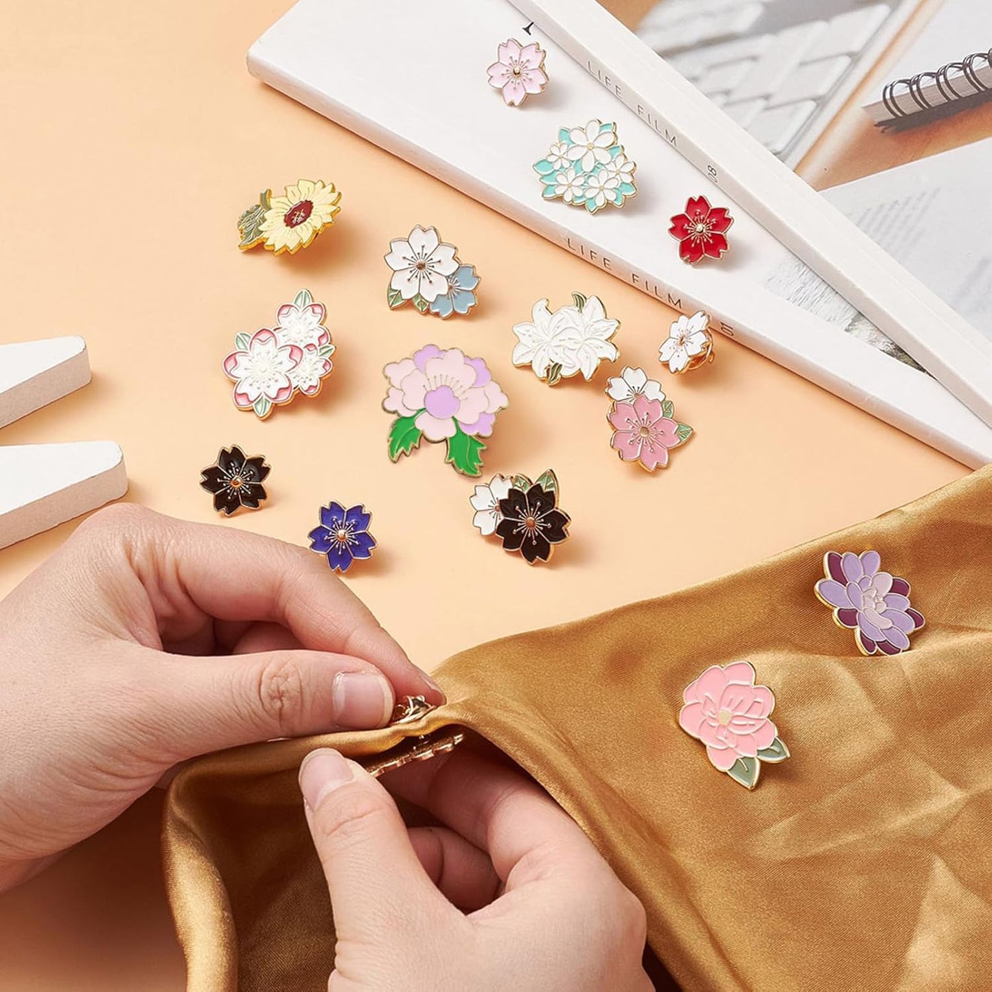 Mixed Enamel Pins for Backpacks, Beadthoven Cute Enamel Brooch Pins Set, Funny Backpack Pins, Aesthetic Lapel Badge Pins Bulk for DIY Clothes Accessories Holiday Gifts