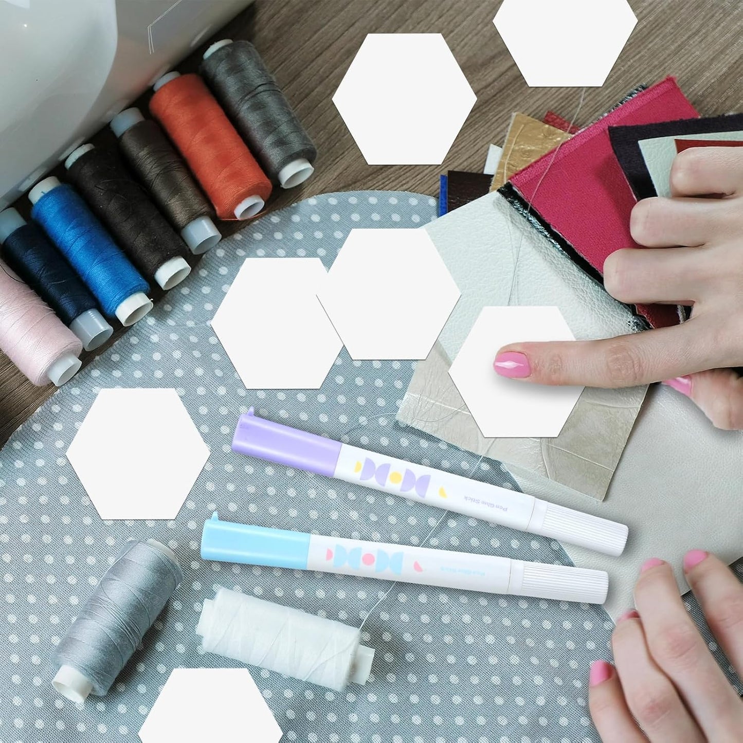 LemonSecret 409 Pcs Paper Piecing for Quilting Fabric Set Include 400 Paper Piecing 1" Hexagon Quilting Templates and 9 Fabric Glue Pen for DIY Patchwork Crafts and Sewing Supplies