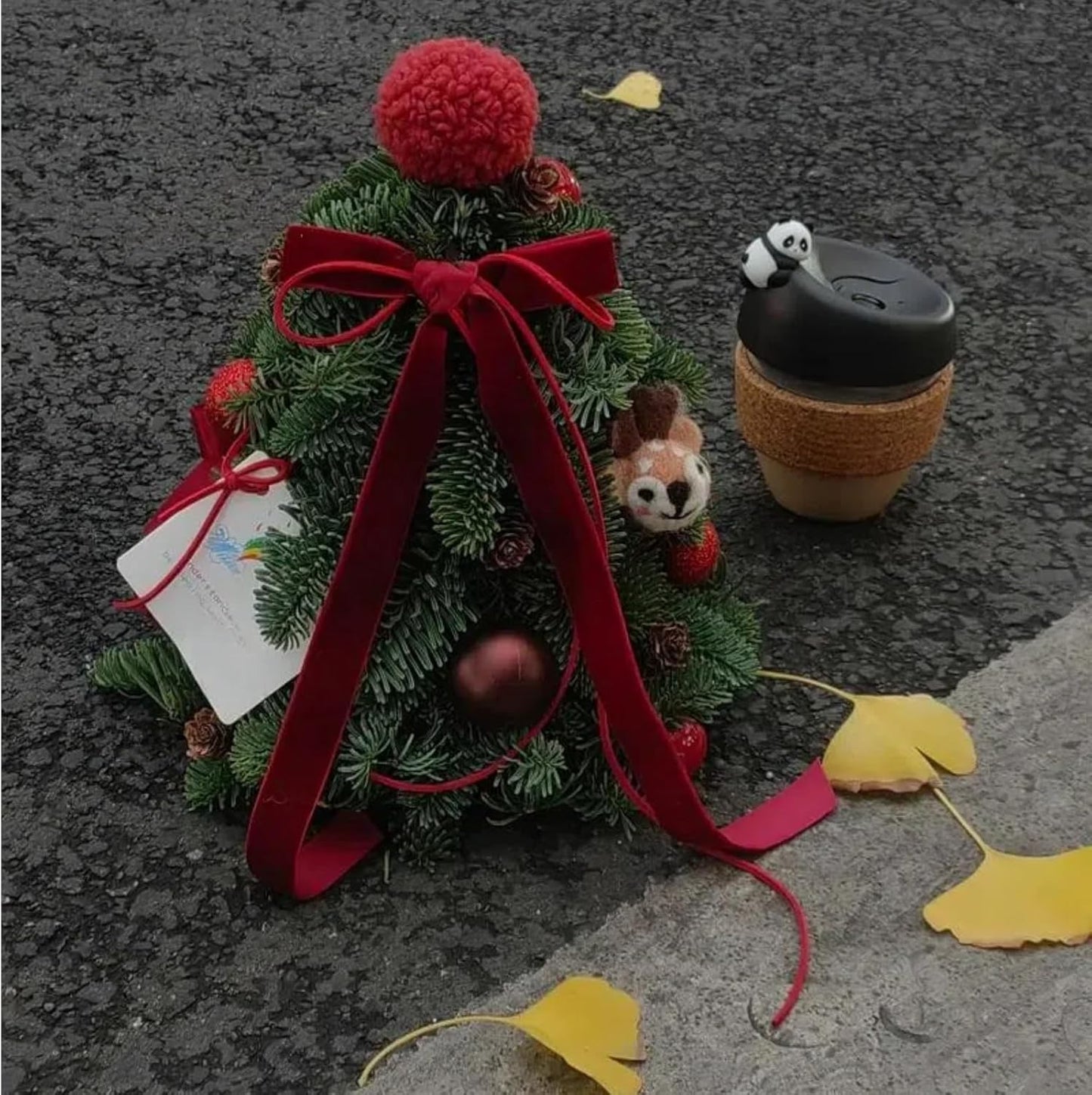 15 Yards Velvet Ribbon 1 Inch Single Face Red Velvet Ribbon Spool Prefect for Wedding, Ribbons for Gift Wrapping, Vintage Christmas Decor Tree Ornaments Wreath Hair Bows, Ribbons for Crafts
