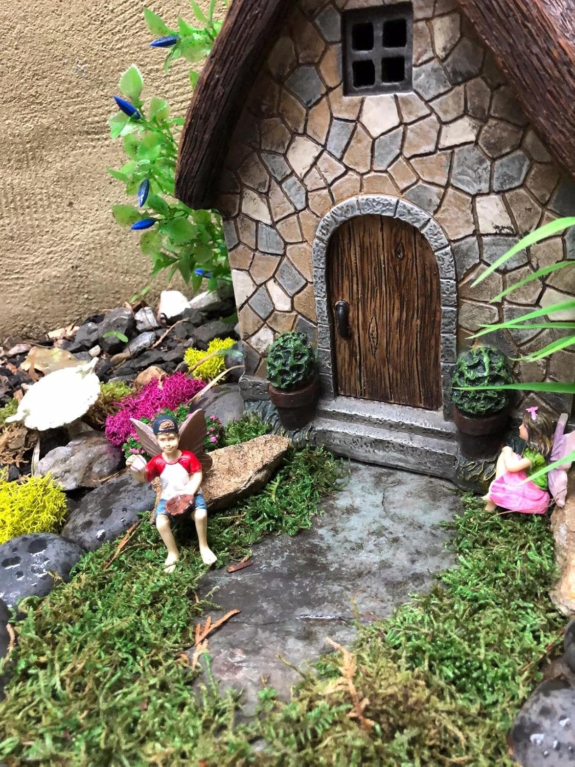 Artificial Moss, 10.5 OZ Green Moss for Decorating, Faux Moss for Crafts, Decorative Moss for Plants Indoor, Table Centerpieces, Fairy Garden Wedding Decor, Fake Moss Decor