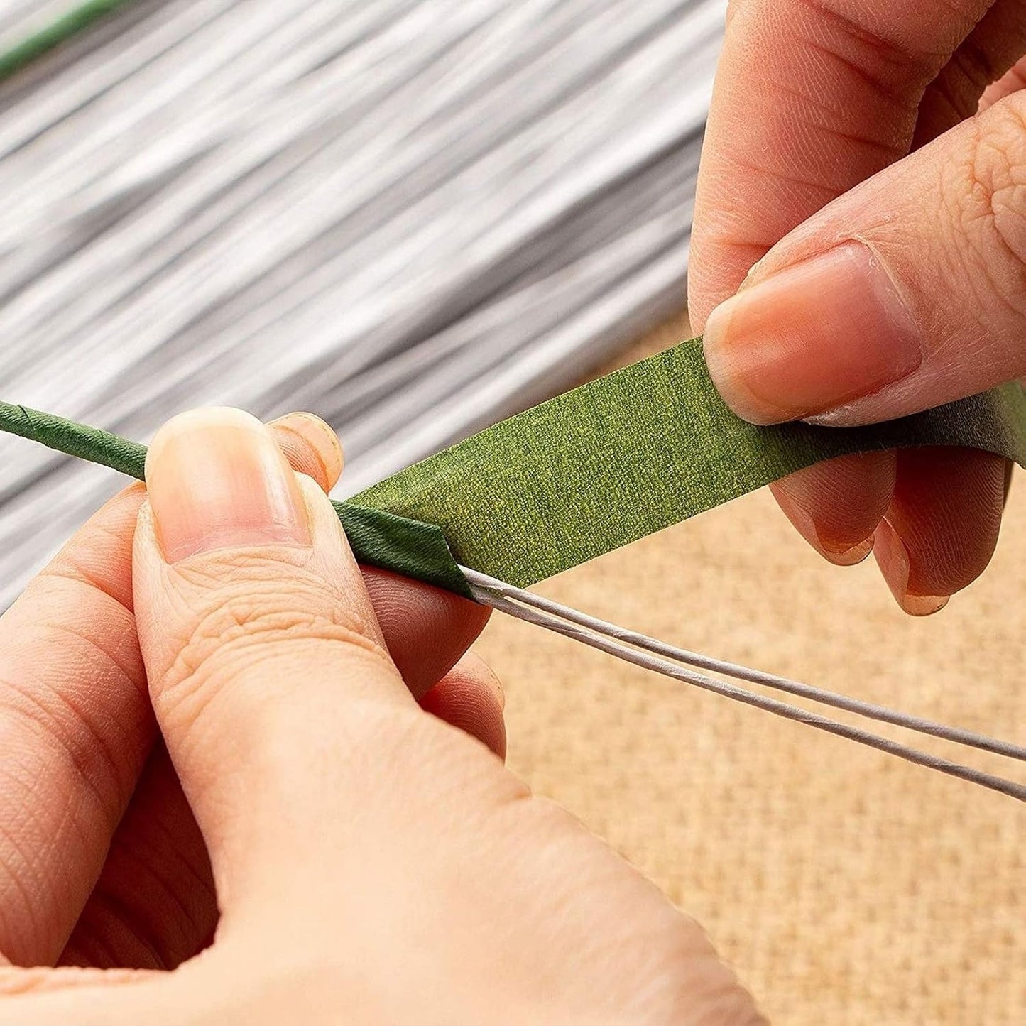 Juvale 300 Pieces White Floral Wire Stems - 22 Gauge, 16 in Length - Flower Wire for Crafts