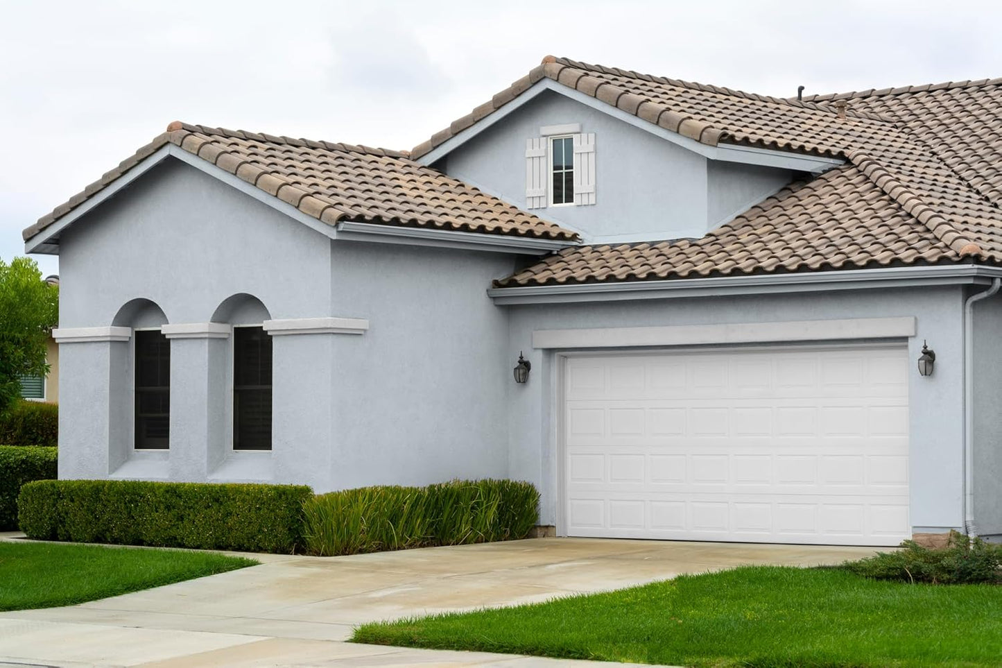 EVOLVE Paint & Primer: Environment-friendly, Low Sheen with One-coat Coverage for Interior & Exterior surfaces (Pale Blue, 5-Gallon)