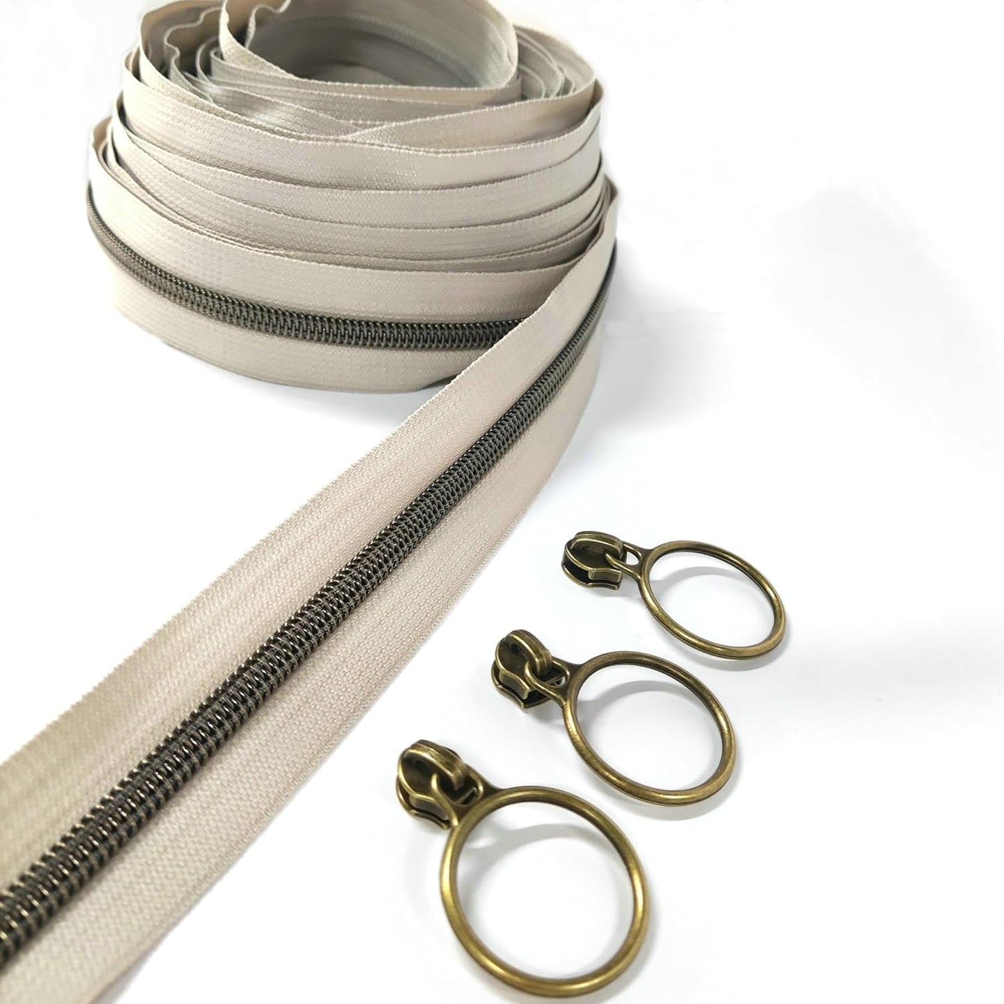 Leekayer #5 Antique Brass Metallic Nylon Coil Zippers by The Yard Bulk 10 Yards Beige Zipper Tape with 25pcs Antique Brass Ring Pull Sliders for DIY Sewing Tailor Craft Bag(Beige)