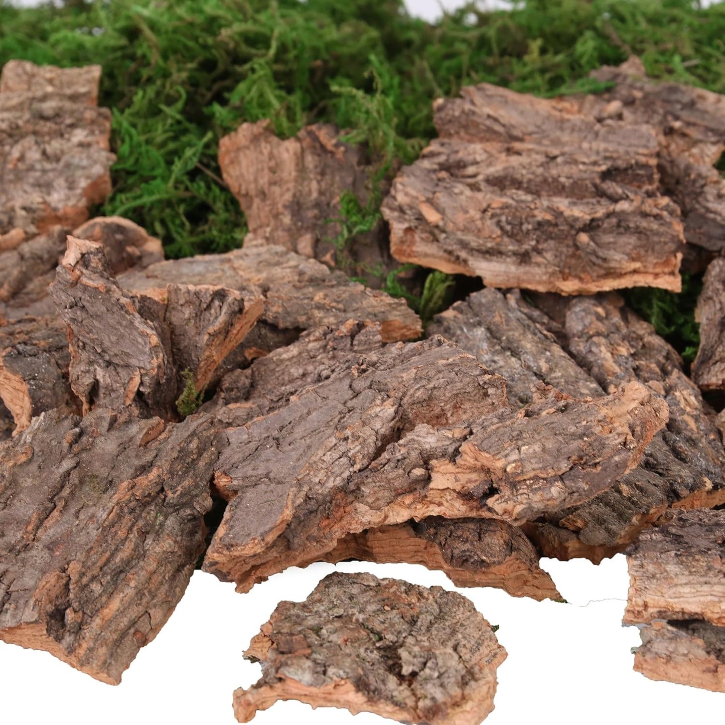 BYHER Fake Moss for Crafts, Assorted Treebark Fairy Garden Accessories Green Moss for Decorating, Tree Bark for Crafts, Terrarium, Floral Arrangements (Forest Green)