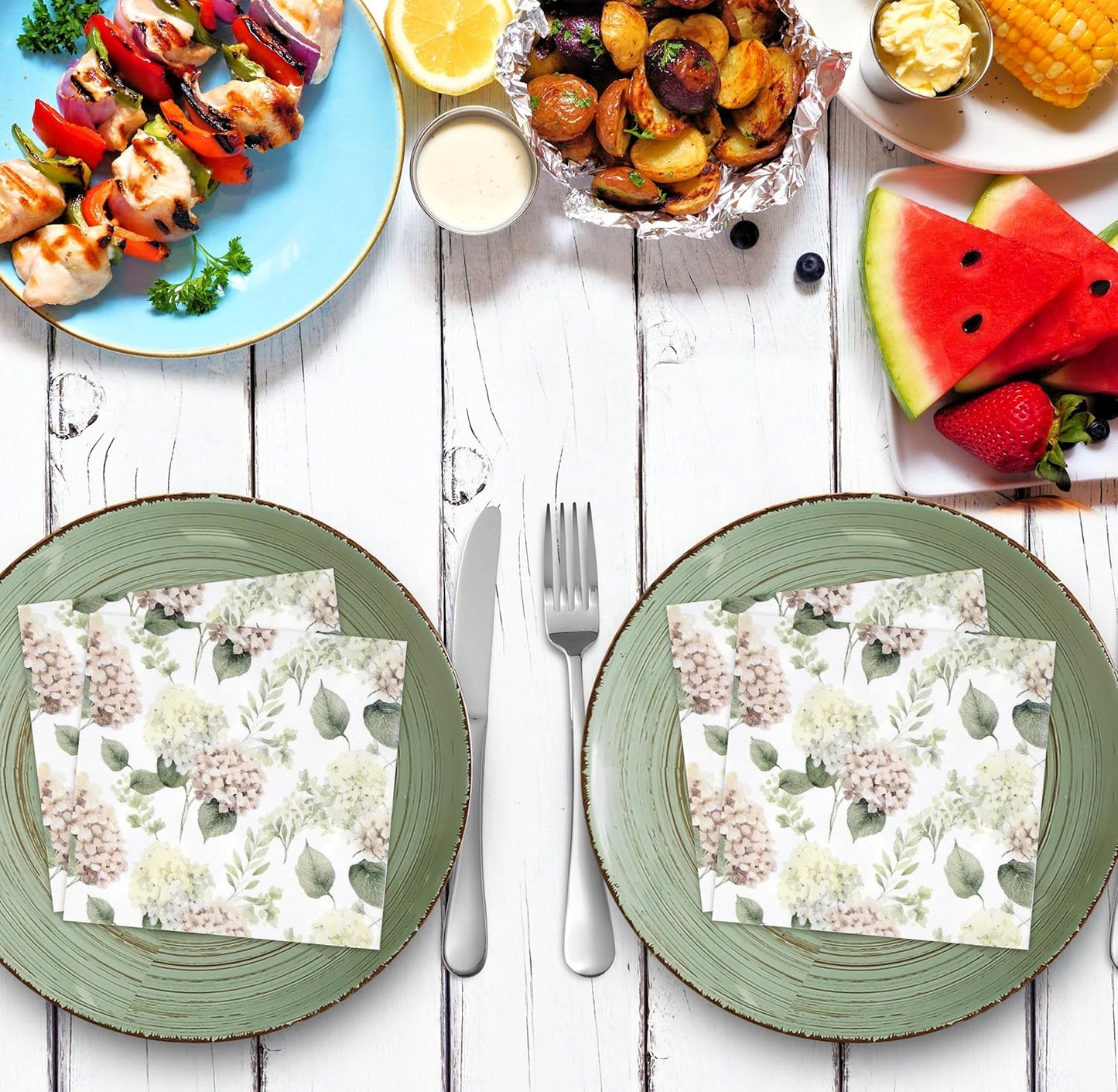 100 Pcs Hydrangea Scatter Floral Cocktail Beverage Napkins Hydrangeas Flowers Disposable Paper Dessert Napkin for Spring Summer Birthday Party Supplies