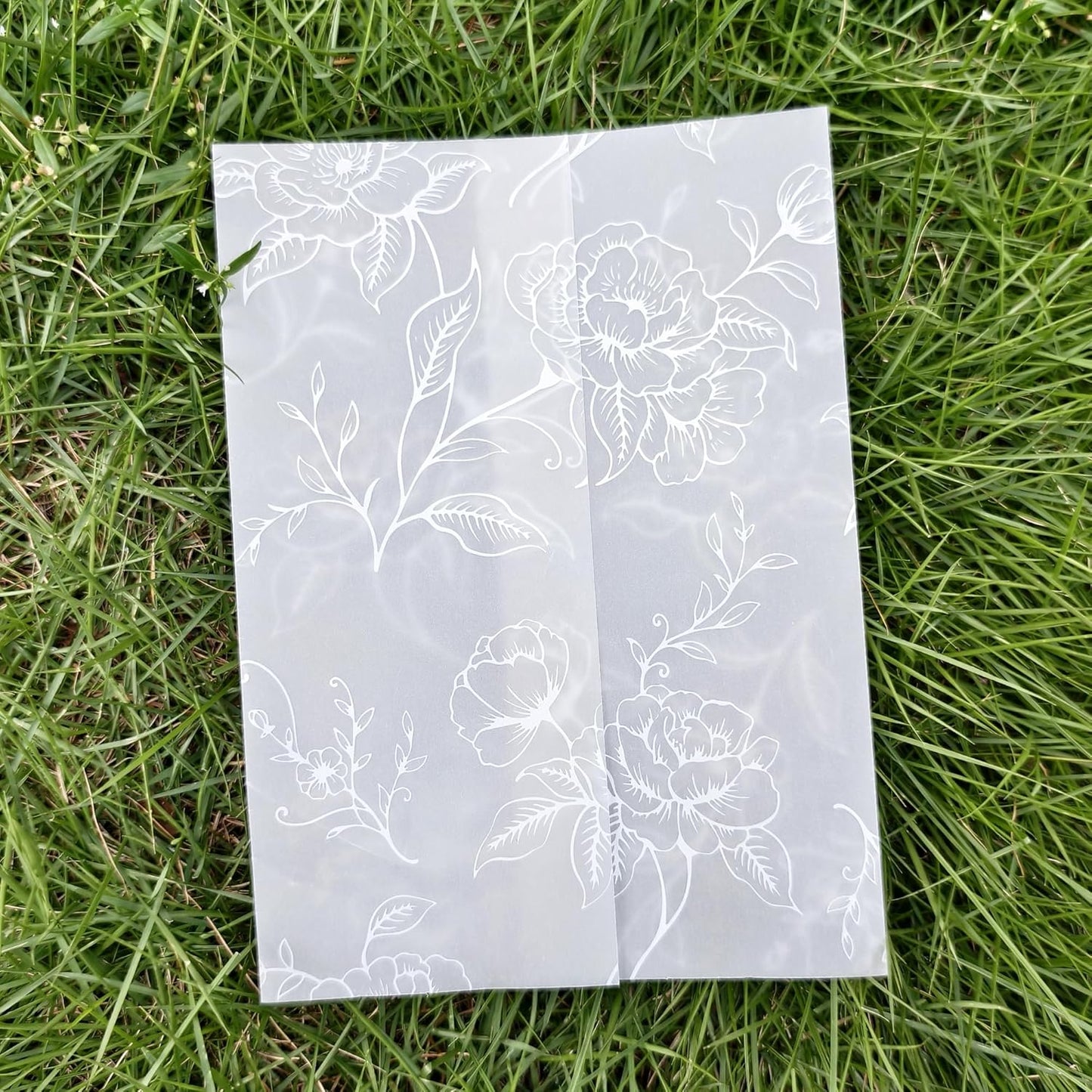 SWANGSA 50 Pack Vellum Jackets for 5x7 Invitations, Elegant White Rose Vellum Paper, 115GSM Translucent Invitation Sleeve Wraps for Wedding Bridal Baby Shower Birthday Envelopes