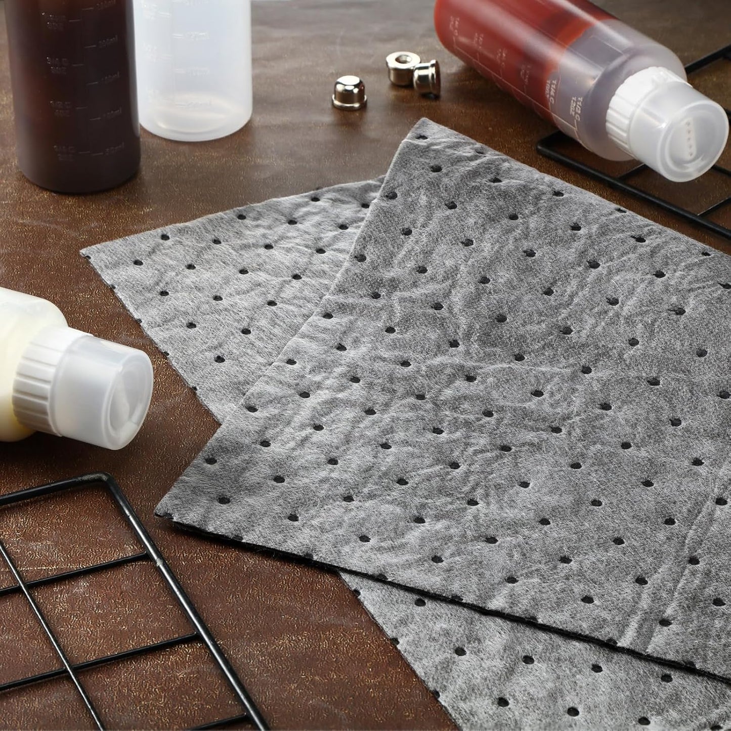 Hoolerry 100 Pcs Oil Absorbent Pads Weight Dimpled Pad Garage Accessories Water Absorbent Mat Oil Spill Mat for Absorbing Protecting Home Garage Basement (13.5 x 17.5 Inch,Gray)