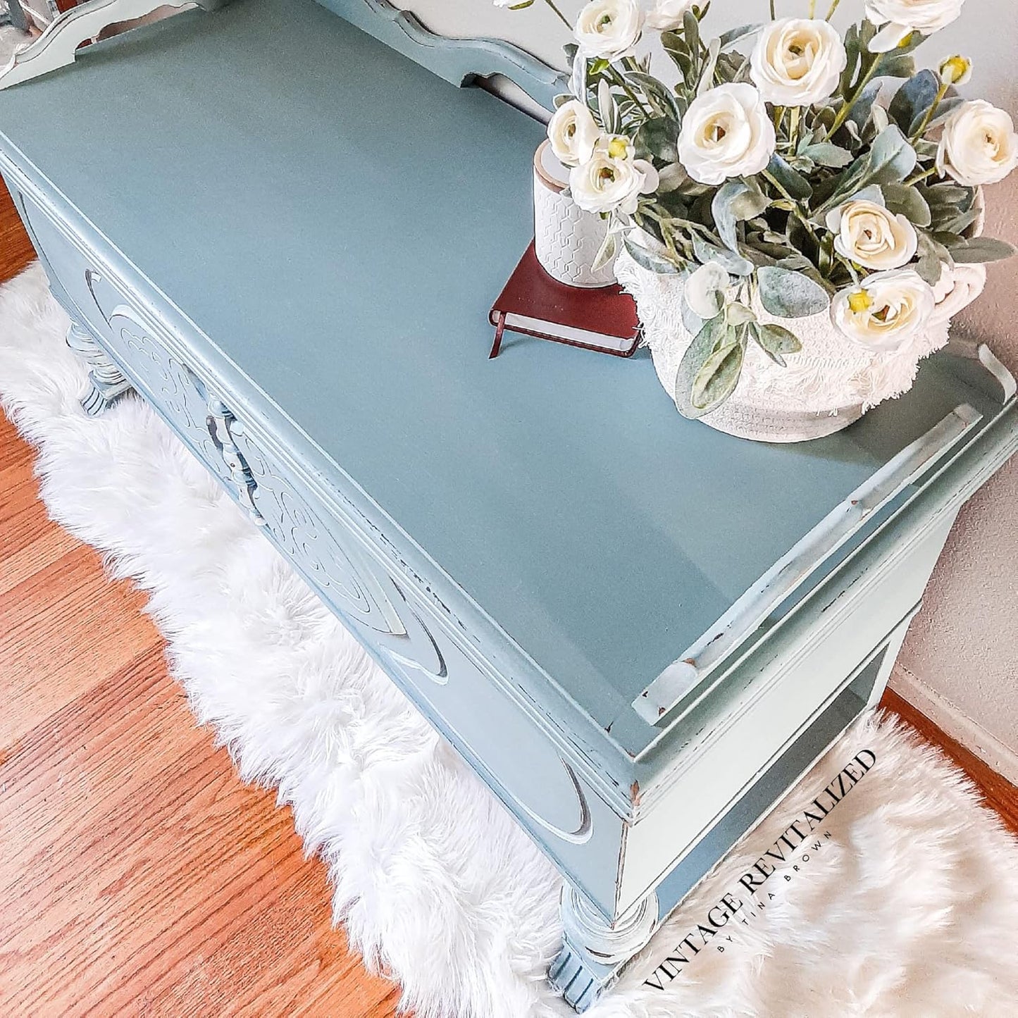 Dixie Belle Paint Company Chalk Finish Furniture Paint - Vintage Duck Egg (8oz) - Matte Light Blue Chic Chalk Mineral DIY Furniture Paint