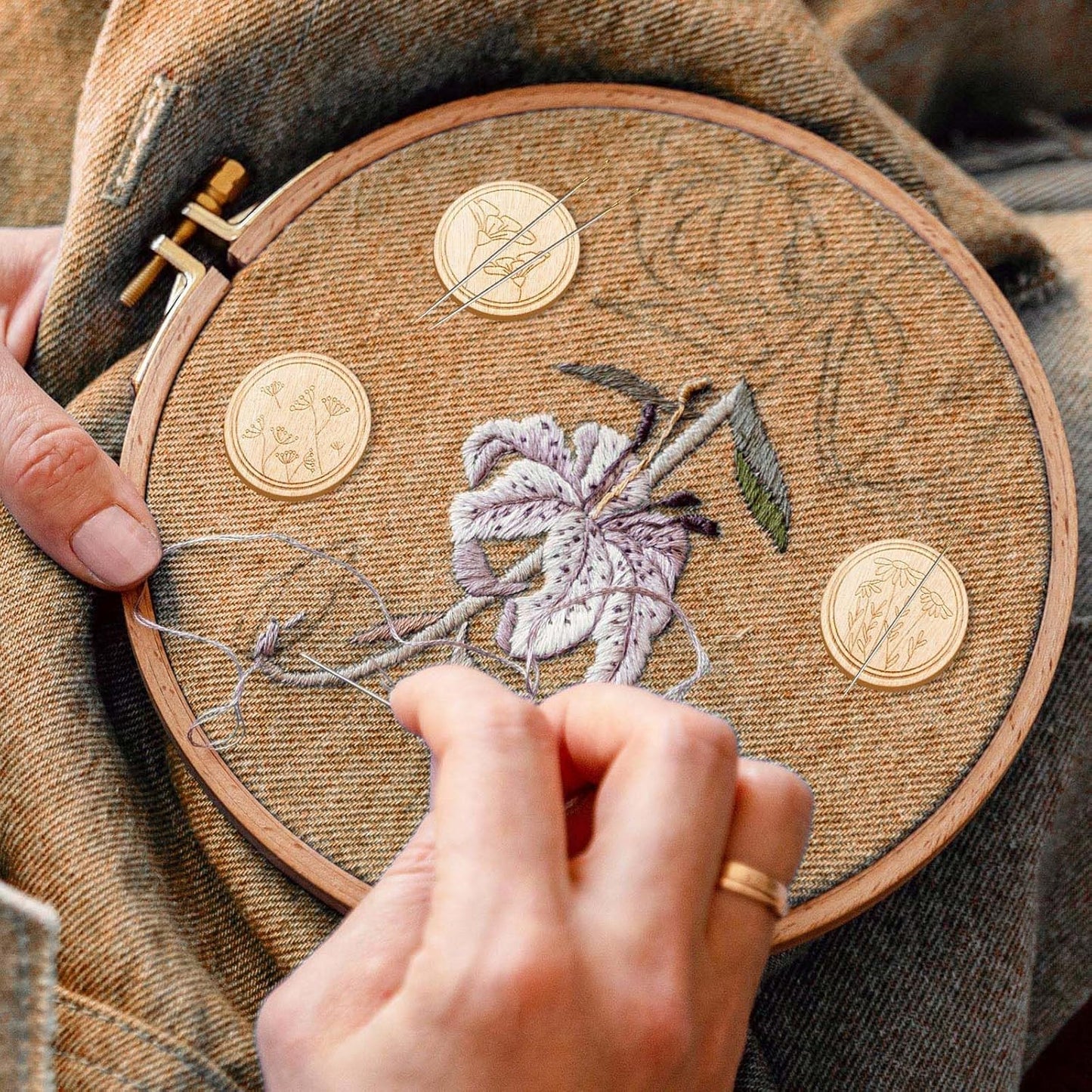 TXIN 6-Piece Magnetic Needle Nanny - Flower Patterned Needle Keepers for Cross Stitch, Embroidery, Crafts & Needlework Supplies